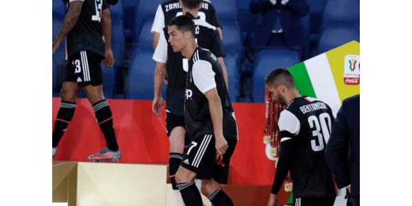 Napolis hartnäckige Leistung gewinnt den italienischen Pokal